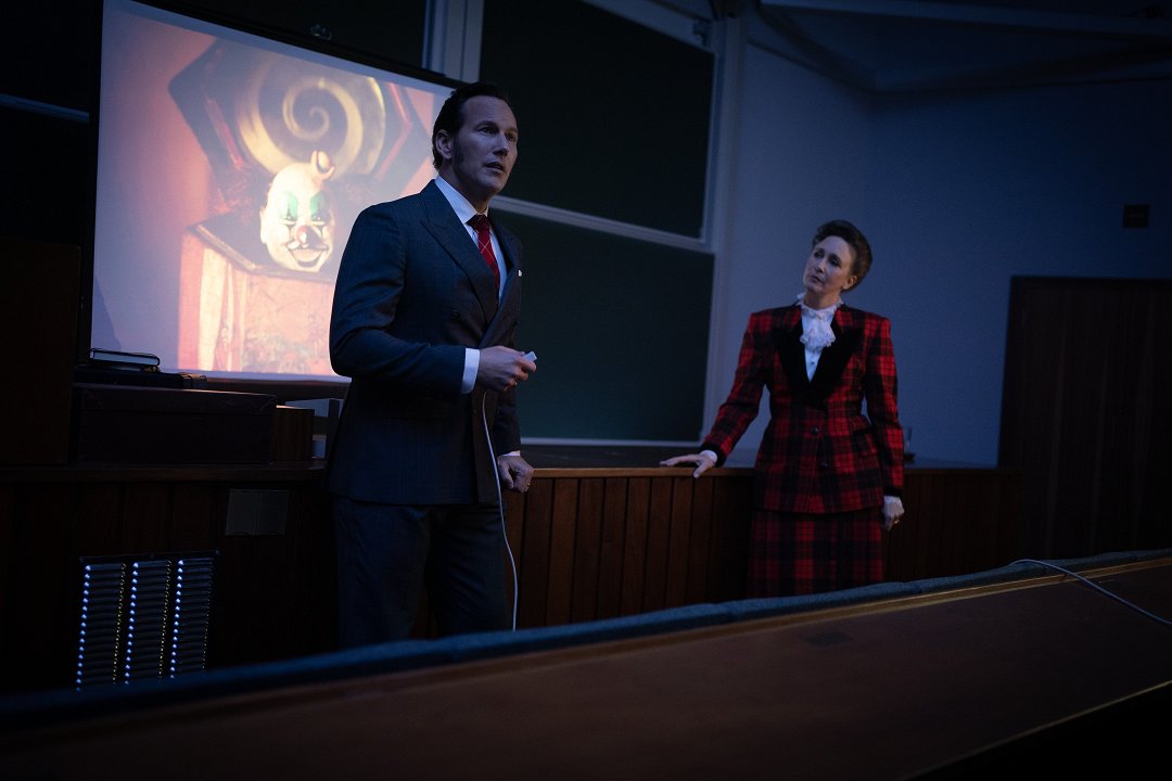 Tapeta filmu V zajetí démonů 4: Poslední rituály /  ()