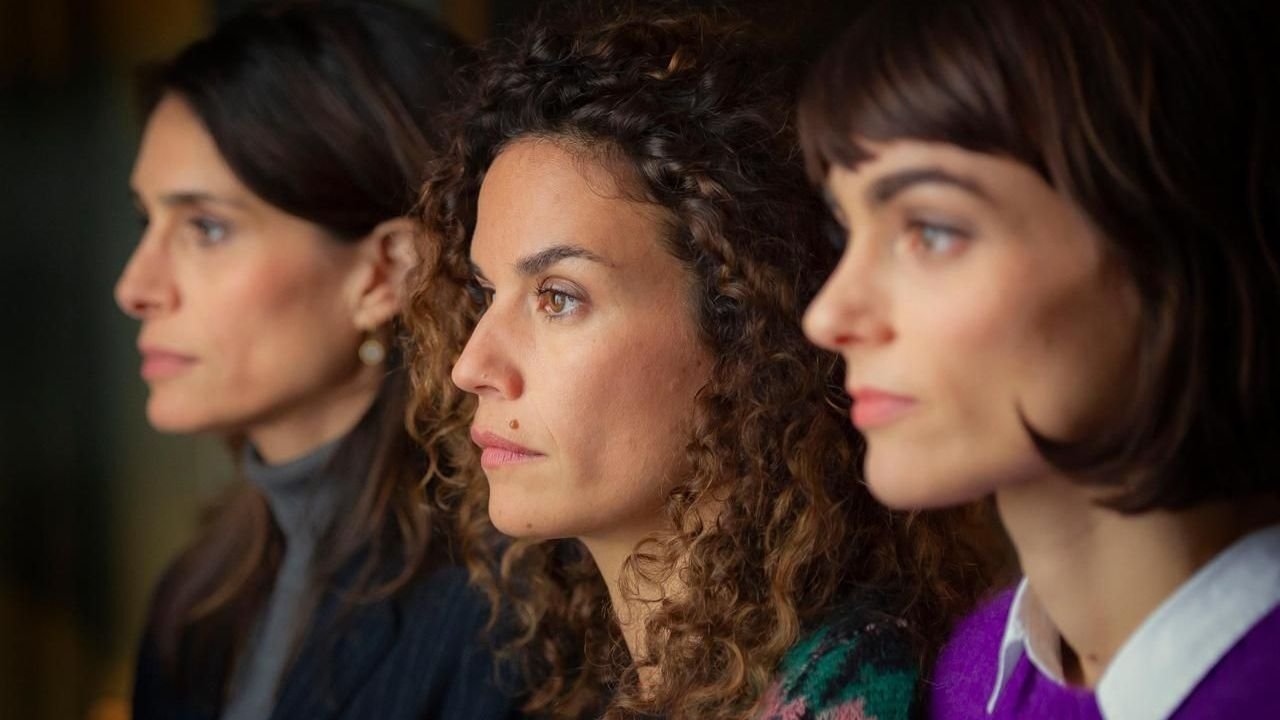 Tapeta filmu Stíny smrti: Dědictví / Murder in Arcachon (2019)