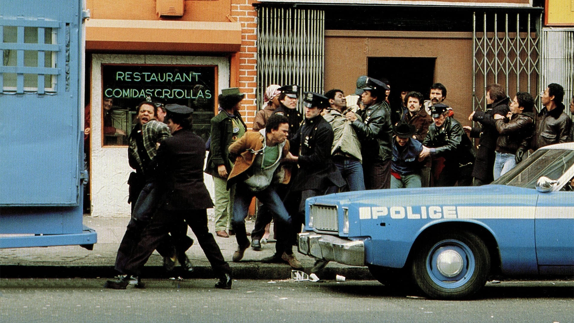 Tapeta filmu Pevnost Apačů v Bronxu / Fort Apache the Bronx (1981)