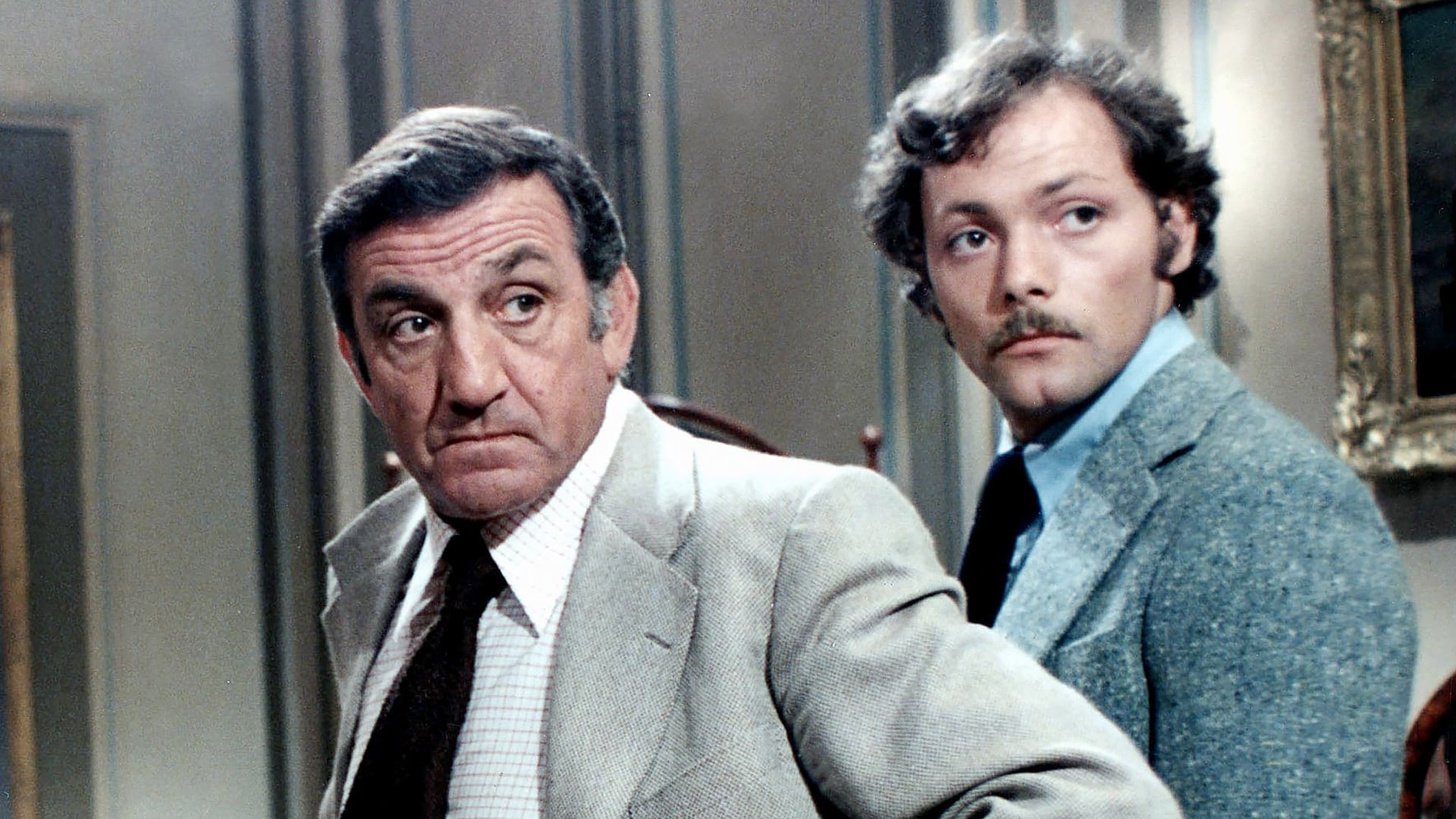 Tapeta filmu Nelítostný souboj / The French Detective (1975)