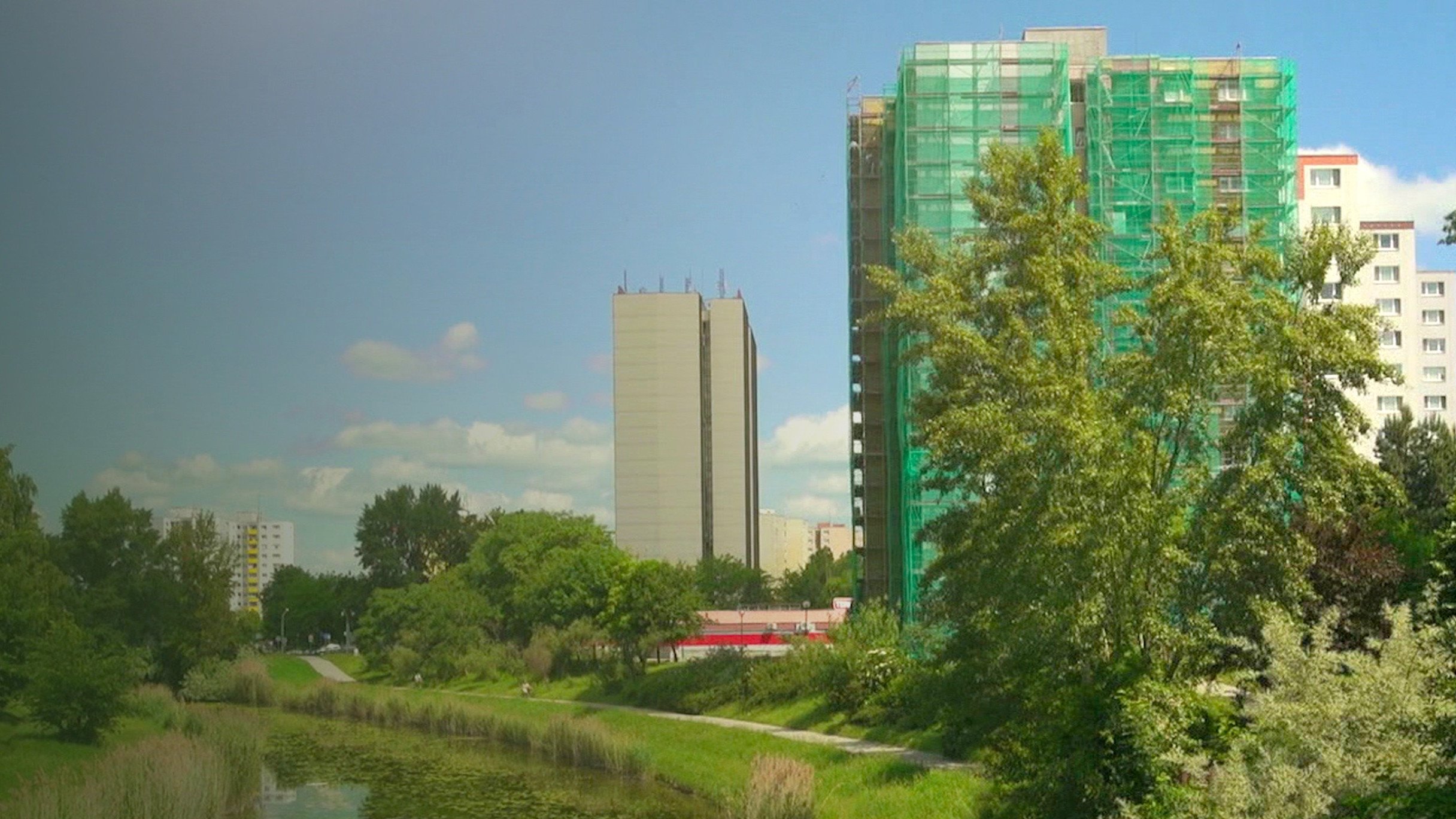 Tapeta filmu Bratislava, město uprostřed přírody /  ()