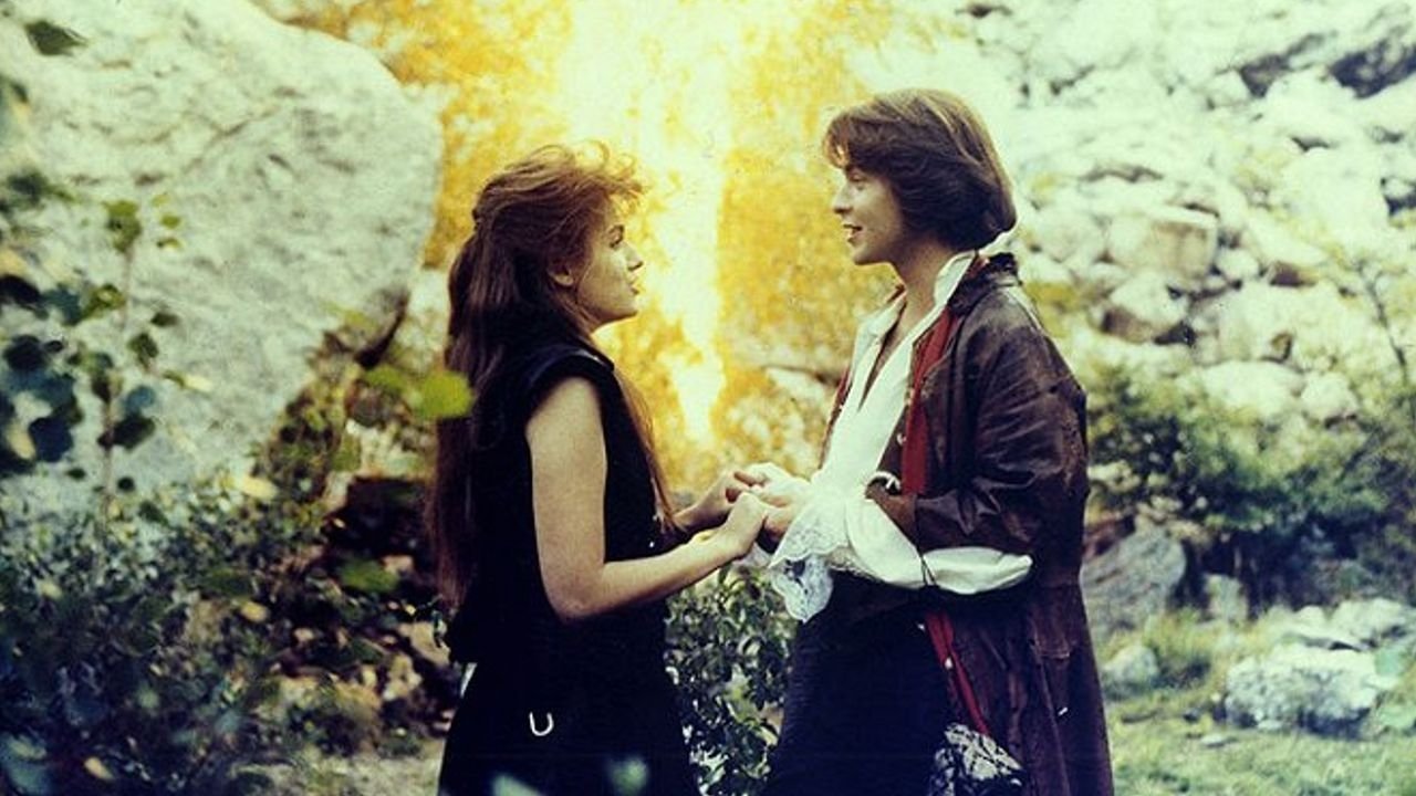 Tapeta filmu Takmer ružový príbeh / A Rosy Story (1990)