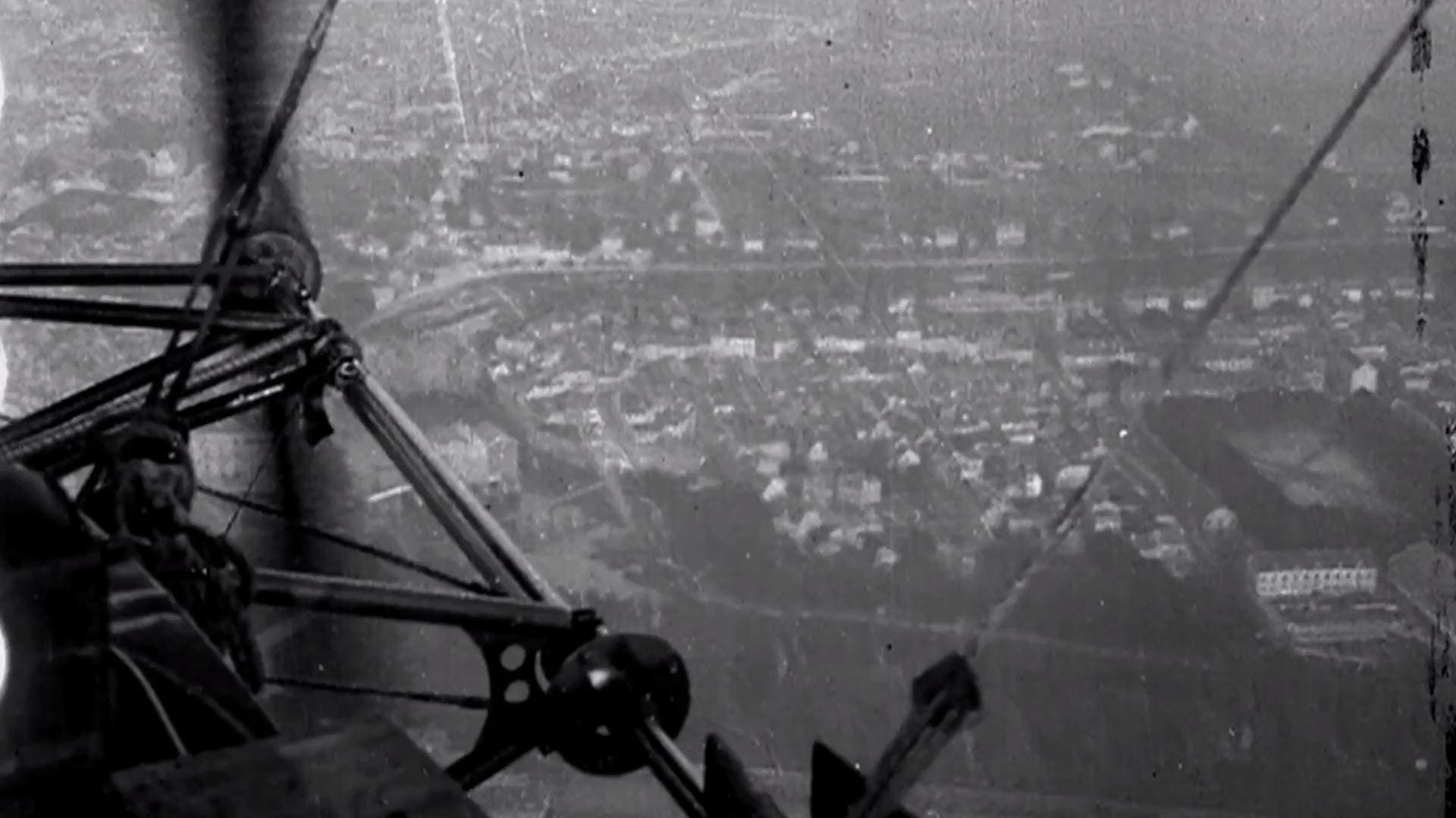 Tapeta filmu První světová válka z ptačí perspektivy / The First World War from Above (2010)