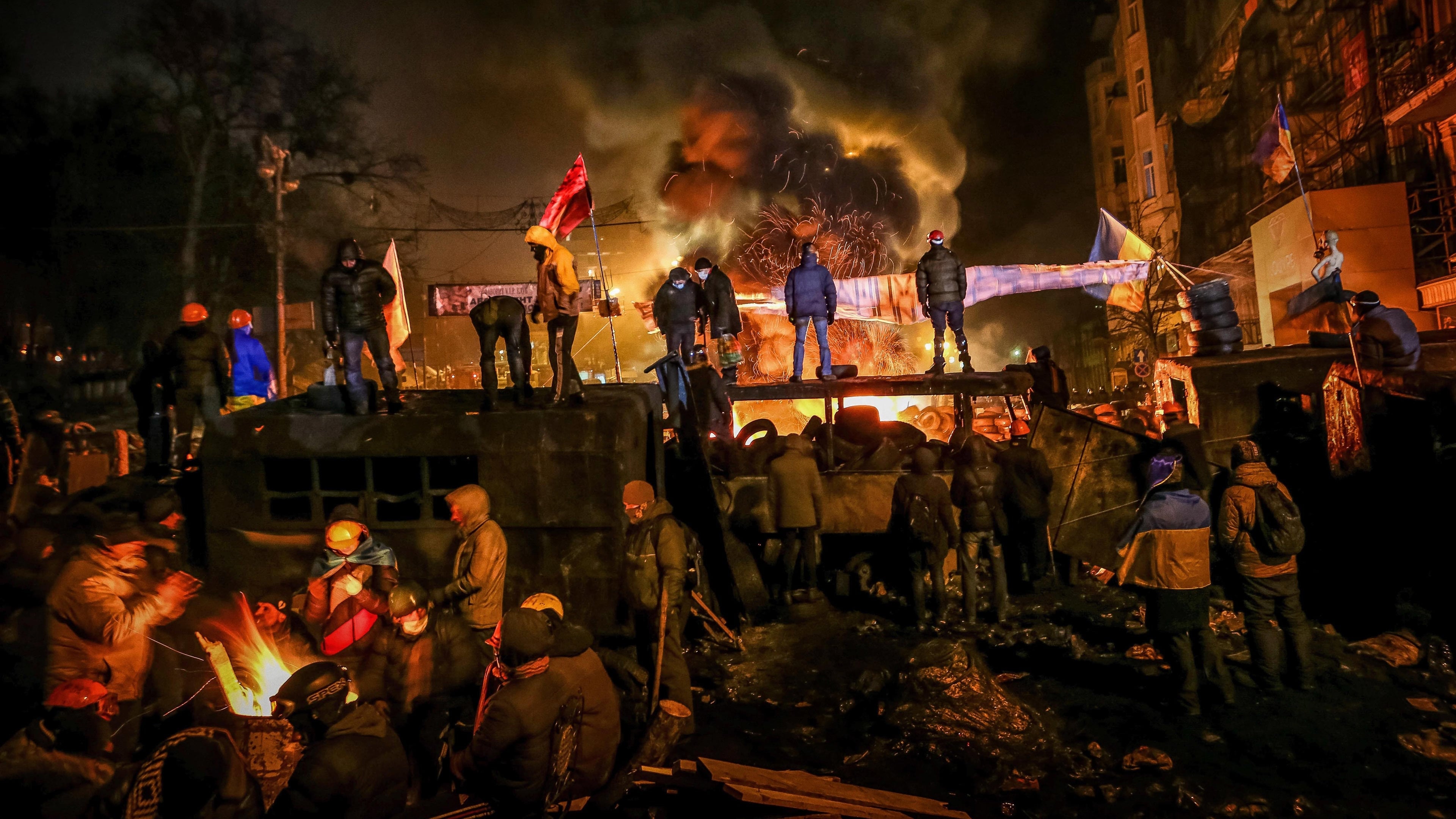 Tapeta filmu Winter on Fire: Ukraine’s Fight For Freedom / Winter on Fire: Ukraine's Fight for Freedom (2015)