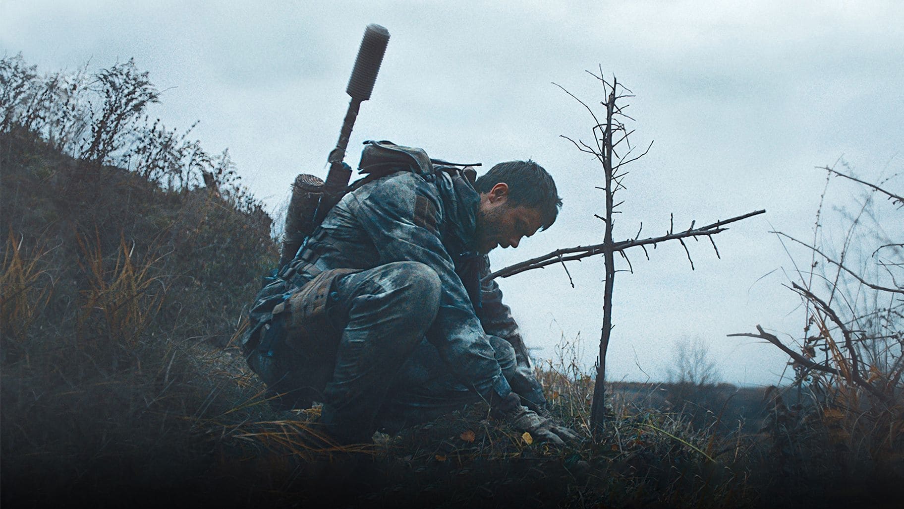 Tapeta filmu Odstřelovač: Bílý havran / Sniper. The White Raven (2022)